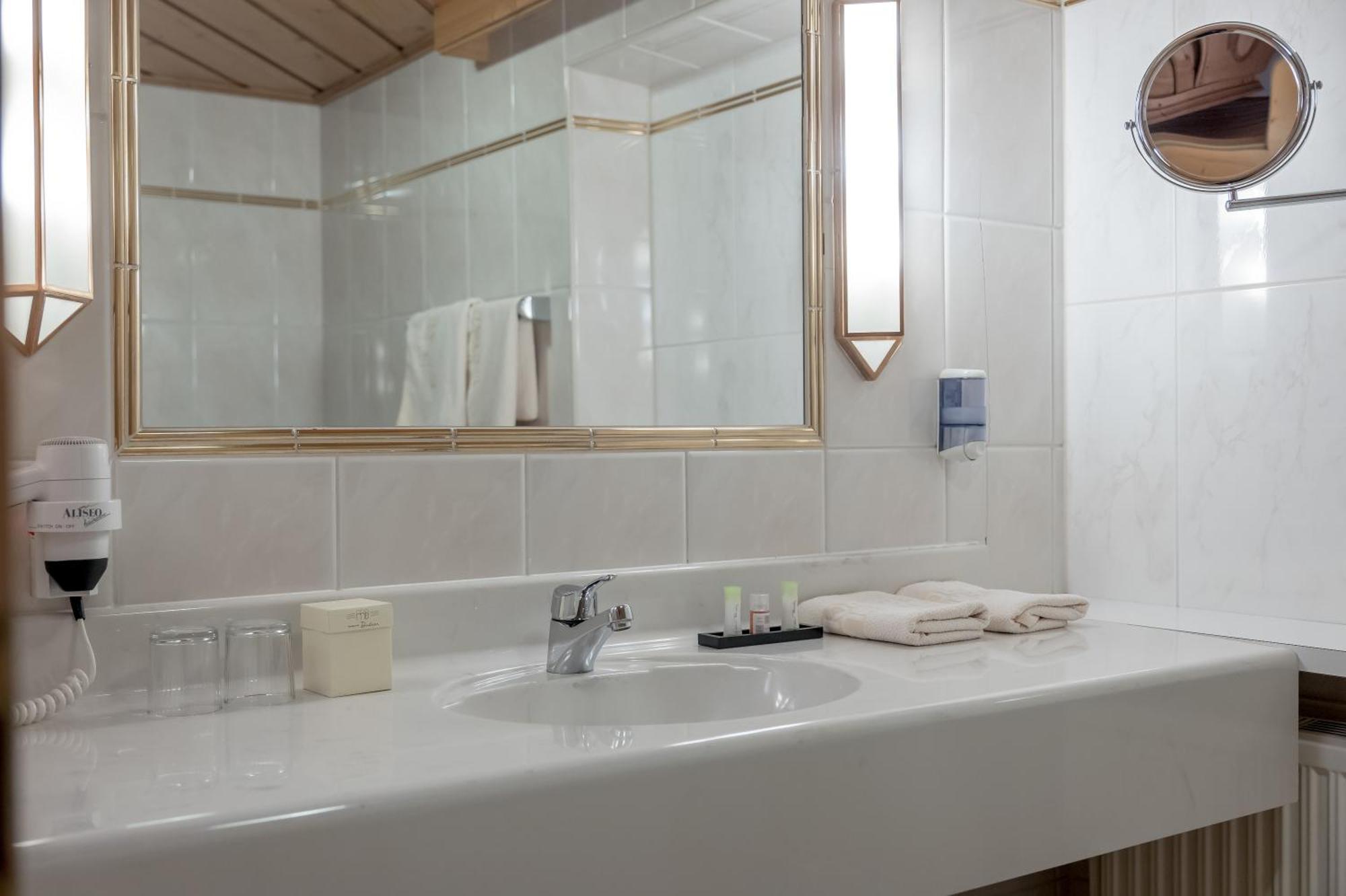 אוברגורגל Hotel Alpenland מראה חיצוני תמונה